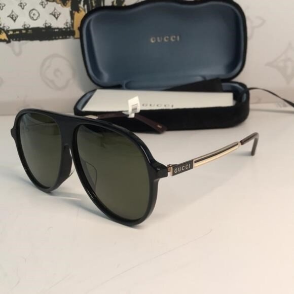 New Authentic Gucci Black Sunglasses with Green Lenses GG0829SA 002 - Picture 4 of 11